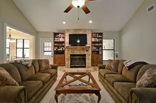 4313 E Cordoba Cir, Georgetown, TX 78628 - Photo 3