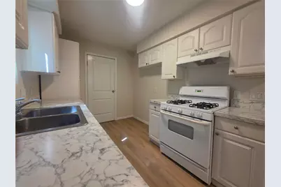 104 E Eggleston Street, Manor, TX 78653 - Photo 5