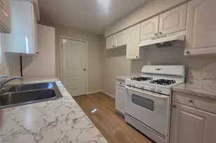 104 E Eggleston St, Manor, TX 78653 - Photo 5