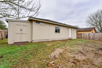 3000 Meadow Lane, Taylor, TX 76574 - Photo 17