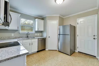 3000 Meadow Lane, Taylor, TX 76574 - Photo 5