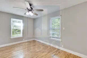4810 Prock Ln, Austin, TX 78721 - Photo 11