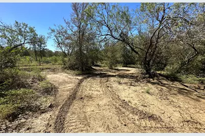 353 Littig Road, Elgin, TX 78621 - Photo 15