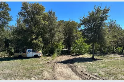 353 Littig Road, Elgin, TX 78621 - Photo 9