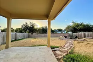 906 Mesquite Hollow Pl, Round Rock, TX 78665 - Photo 31