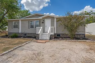 141 Davie Ln, Marion, TX 78124 - Photo 1