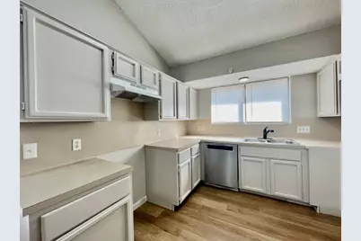 2001 Lisa Lane, San Marcos, TX 78666 - Photo 5