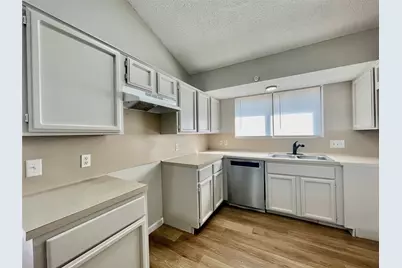 2001 Lisa Lane, San Marcos, TX 78666 - Photo 5