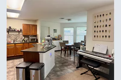 11104 Chatam Berry Lane, Austin, TX 78748 - Photo 15