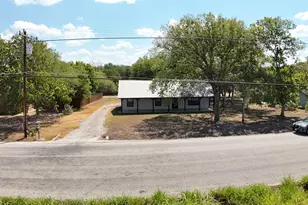 1303 Lovers Ln, Bastrop, TX 78602 - Photo 3