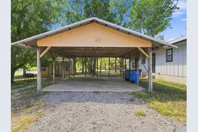 1303 Lovers Lane, Bastrop, TX 78602 - Photo 25