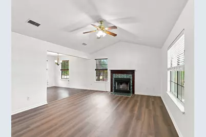 1303 Lovers Lane, Bastrop, TX 78602 - Photo 7