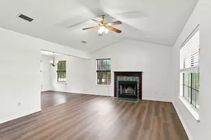 1303 Lovers Ln, Bastrop, TX 78602 - Photo 7