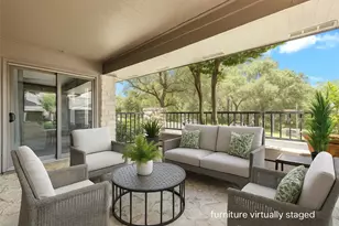 103 Birdie Dr, The Hills, TX 78738 - Photo 3