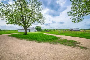 877 Co Rd 455, Coupland, TX 78615 - Photo 37