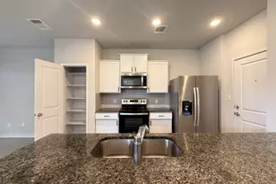 605 W South St, Leander, TX 78641 - Photo 7