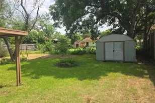 1109 Dunstan Dr, Austin, TX 78745 - Photo 9