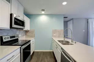 261 New Bridge Dr, Kyle, TX 78640 - Photo 9