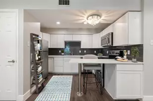 935 La Posada Dr, Austin, TX 78752 - Photo 7