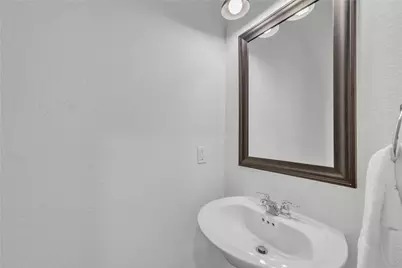 752 Circle Way #35H, Jarrell, TX 76537 - Photo 23