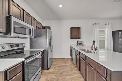 752 Circle Way #35H, Jarrell, TX 76537 - Photo 27