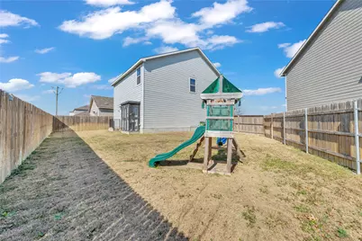 752 Circle Way #35H, Jarrell, TX 76537 - Photo 33