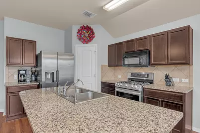 411 Camellia Drive, Hutto, TX 78634 - Photo 19