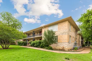 301 E 34th St, Austin, TX 78705 - Photo 3