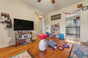 301 E 34th St, Austin, TX 78705 - Photo 9
