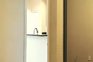 808 W 29th St, Austin, TX 78705 - Photo 17