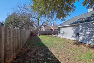 2207 Raintree Path, Round Rock, TX 78664 - Photo 25