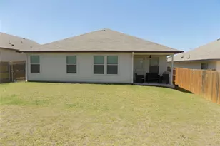 124 Rearden Blvd, Jarrell, TX 76537 - Photo 11