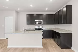 13617 Gray Lndg Dr, Elgin, TX 78621 - Photo 11