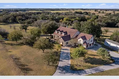 1092 Fm 3000, Elgin, TX 78621 - Photo 3