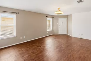 17912 Honey Locust Ln, Elgin, TX 78621 - Photo 7