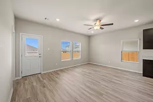 160 Wind Hl, Jarrell, TX 76537 - Photo 17