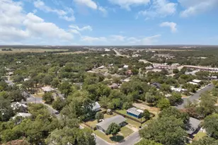 209 E Live Oak St, Burnet, TX 78611 - Photo 25