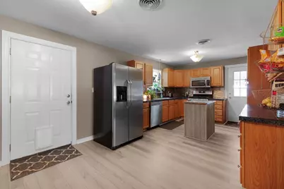 209 E Live Oak Street, Burnet, TX 78611 - Photo 9