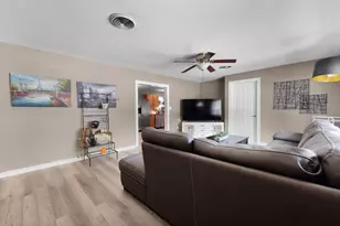 209 E Live Oak St, Burnet, TX 78611 - Photo 7