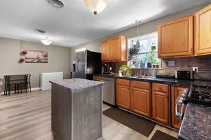 209 E Live Oak St, Burnet, TX 78611 - Photo 11