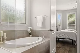 13208 Cardinal Flower Dr, Austin, TX 78739 - Photo 17