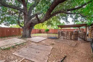 112 Hasler St, Bastrop, TX 78602 - Photo 35