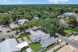 107 NE 4th St, Smithville, TX 78957 - Photo 39