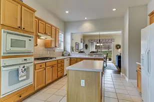 105 Rockrose Ct, Georgetown, TX 78633 - Photo 9