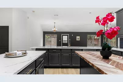 2527 Crenshaw Drive, Round Rock, TX 78664 - Photo 13