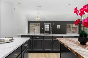 2527 Crenshaw Dr, Round Rock, TX 78664 - Photo 13