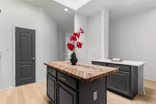 2527 Crenshaw Dr, Round Rock, TX 78664 - Photo 15