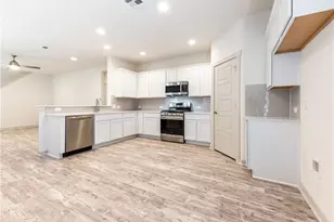 8304 Mimi Ln, Austin, TX 78724 - Photo 7