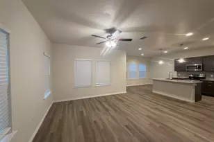510 Whirlaway Dr, Jarrell, TX 76537 - Photo 3