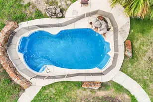 227 Henderson Ln, Lockhart, TX 78644 - Photo 5